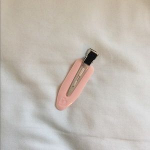 ✰ glossier hair clip ✰